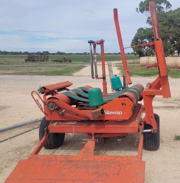 Kverneland UN 7515 Full Auto Bale Wrapper