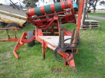 Kverneland UN 7515 Full Auto Bale Wrapper