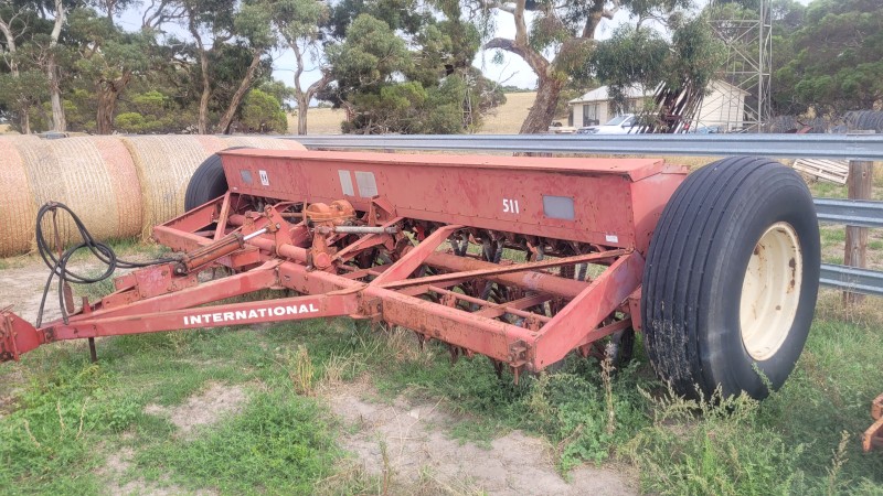IH 511 Combine Cultivator Seeder