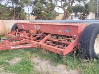 IH 511 Combine Cultivator Seeder