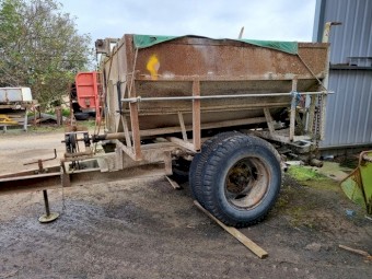 Crump 3 Tonne Trailing Super Spreader