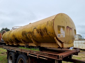 Pig Trailer with 13,500 Litre Water Tank