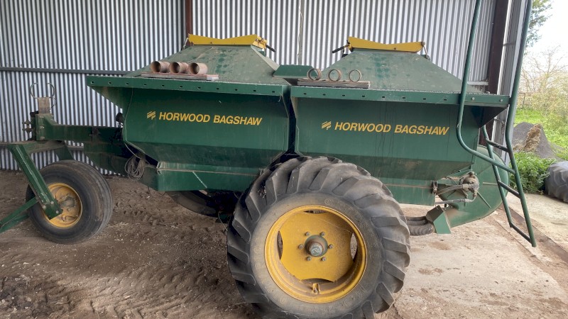 Simplicity/Horwood Bagshaw 2.5T tow behind airseeder cart