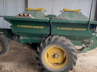 Simplicity/Horwood Bagshaw 2.5T tow behind airseeder cart