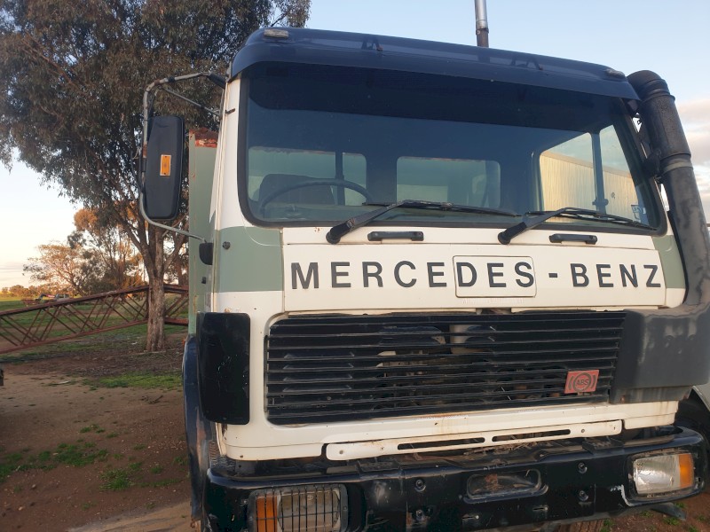 Mercedes 2222 Bogie tray