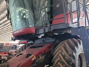 2004 Case IH 8010 Header