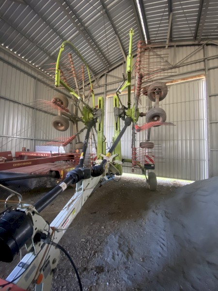 Claas 2700 twin rotor rake