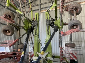 Claas 2700 twin rotor rake