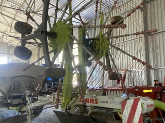 Claas 2700 twin rotor rake