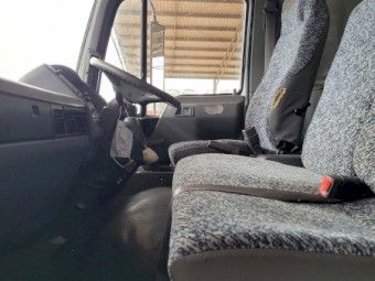 1999 Hino FC Truck with Gooseneck Hitch