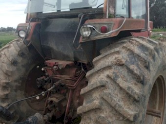 International 886 Tractor