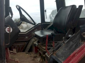 International 886B Tractor