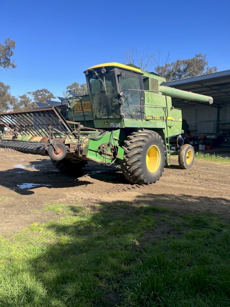 John Deere 7720 Header with  230 30ft front and Canola front