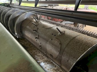 John Deere 7720 Header with  230 30ft front and Canola front