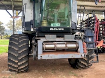 2007 Gleaner A85 With 40Ft Front