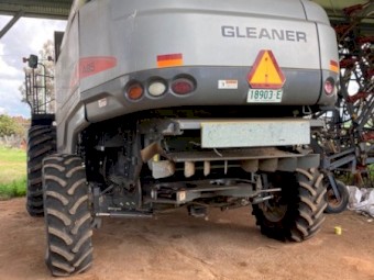 2007 Gleaner A85 With 40Ft Front