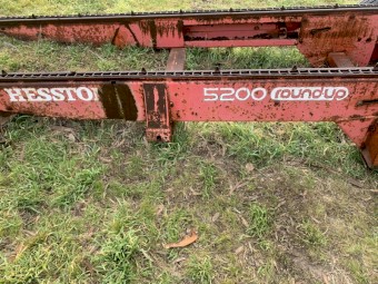 Hesston 5200 roll stacker