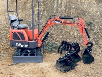 Mini Excavator EM0.8 & Trailer Package + FREE attachments.