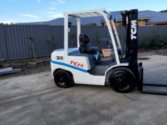 Nissan Forklift 3T Diesel Container Mast Low Hours
