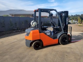 Forklift Toyota 2.5T Container Mast