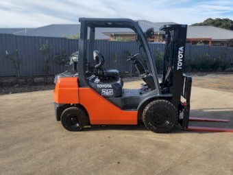 Forklift Toyota 2.5T Container Mast