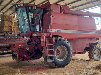 2388 Case IH Header with 1015 Pick-up 1042 Draper Front