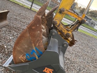 2013 Komatsu PC138US-8 14.5t Excavator