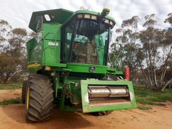 John Deere 9650 Header and 973 Macdon Draper Front