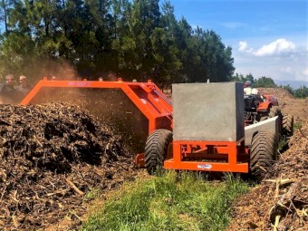 Tractor drawn compost windrow turner