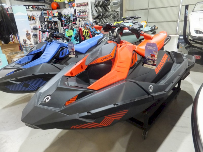 2022 SEA DOO SPARK TRIXX 3 UP | Farm Tender