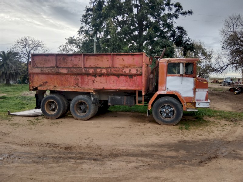 1970 International Butter Box Tipper