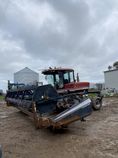 MacDon 9532 Turbo Windrower