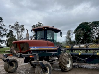 MacDon 9532 Turbo Windrower