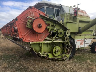 1984 Claas Dominator Header