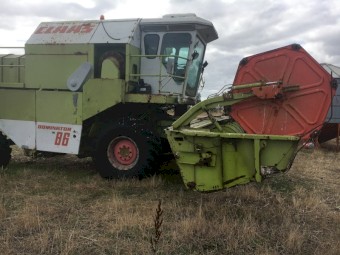 1984 Claas Dominator Header
