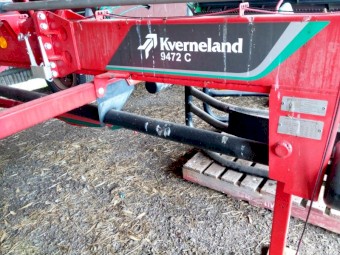 2020 Kverneland 9472C Twin Rotor Hay Rake