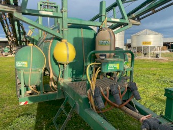 2002 Goldacres Prairie 4030 Boom Spray