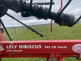 Lely Hibiscus 745 Vario Hay Rake