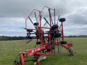 Lely Hibiscus 745 Vario Hay Rake