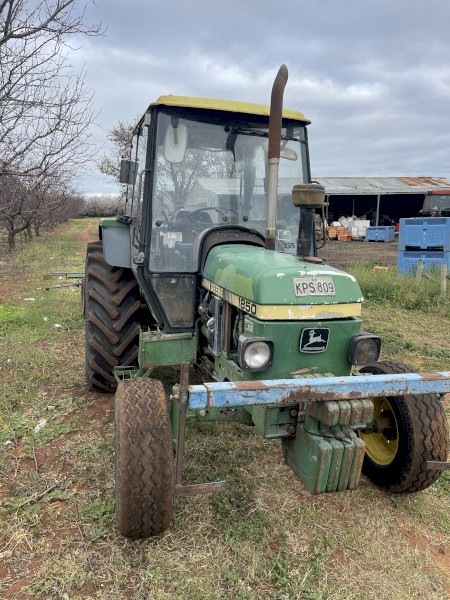 1994 John Deere 1850 Cab Tractor