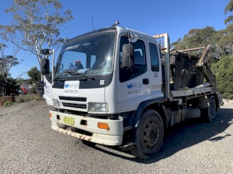 2007 Isuzu FVR Skip Truck 9 Tonne Lifter
