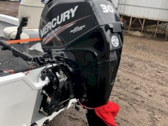 Quintrex F400 Hornet Trophy