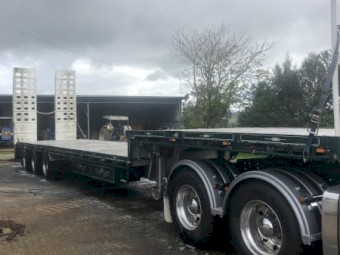 2004 Freighter Drop Deck Trailer