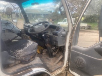 2005 Isuzu NPR 200 truck