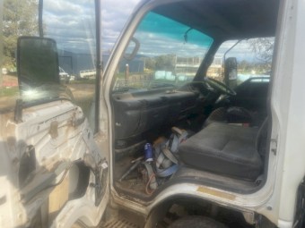 2005 Isuzu NPR 200 truck