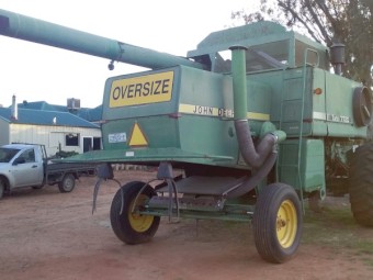 1983 John Deere 7720 Harvester