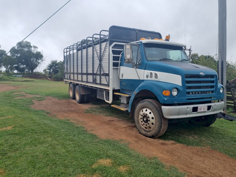 Sterling 2003 LT7500