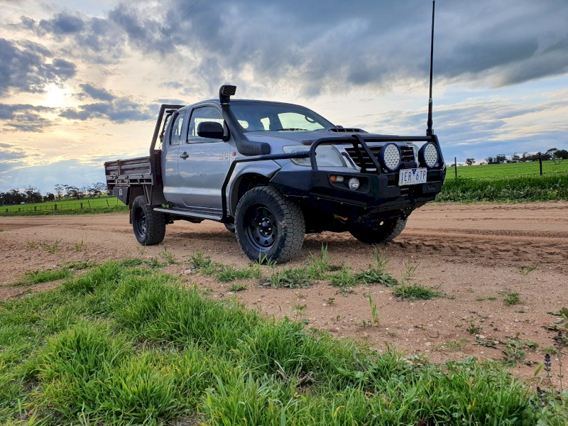 2014 4x4 Toyota SR hilux Space-Cab