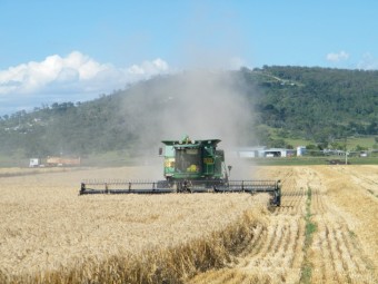 John Deere Combine Harvester 9750
