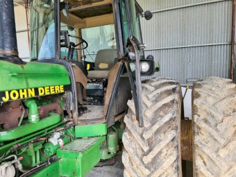 John Deere 4255 Tractor
